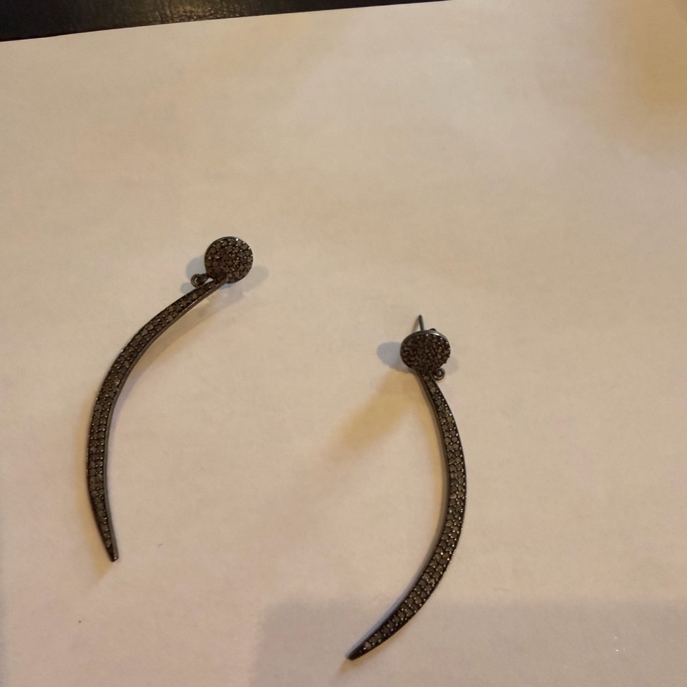 Elegant Black Earrings